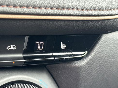 Used 2022 Chevrolet Blazer Premier image 35