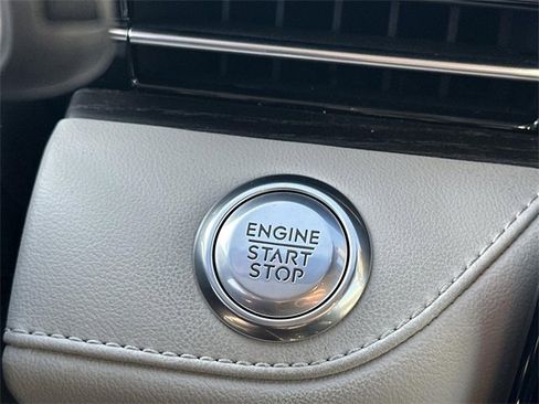 Used 2024 Lincoln Nautilus Reserve w/ Equipment Group 202A image 17