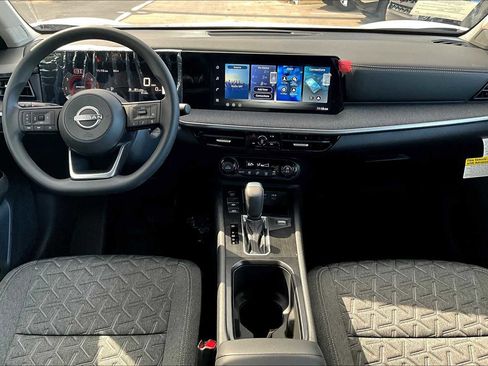 New 2026 Nissan Kicks SV image 5