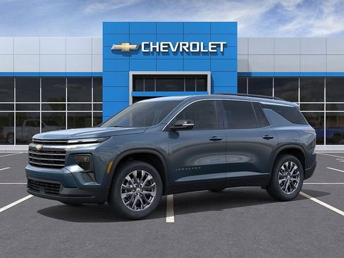 New 2026 Chevrolet Traverse LT w/ Sun and Wheel Package FWD image 3