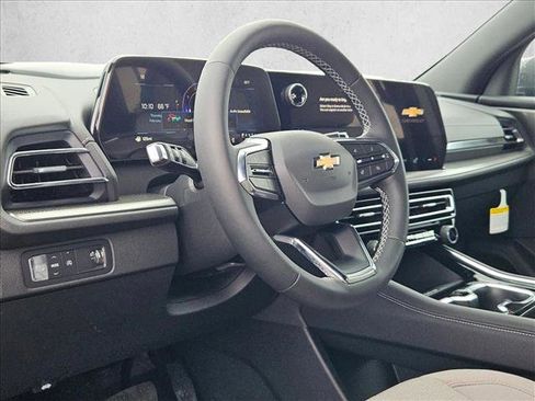 New 2026 Chevrolet Traverse LT image 3