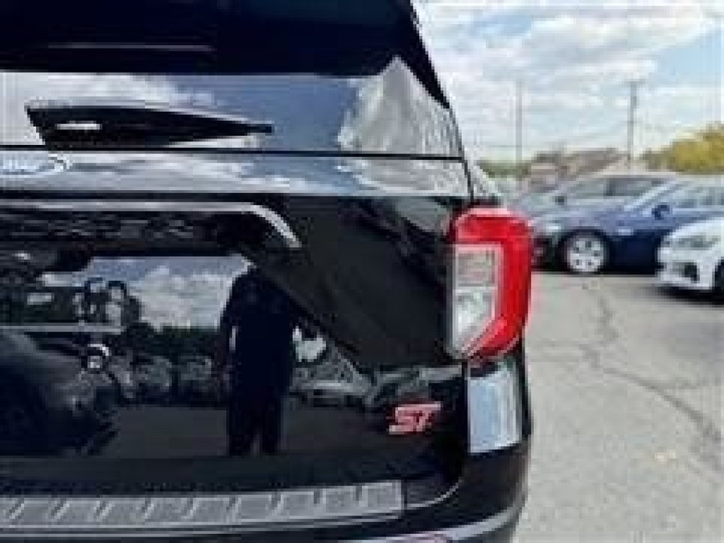 Used 2020 Ford Explorer ST w/ ST Street Pack AWD/4WD image 9