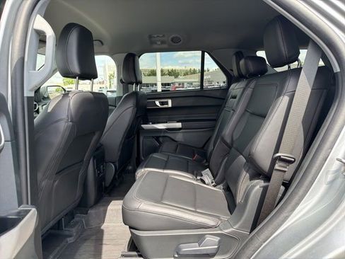 Used 2024 Ford Explorer XLT w/ Equipment Group 202A AWD/4WD image 10