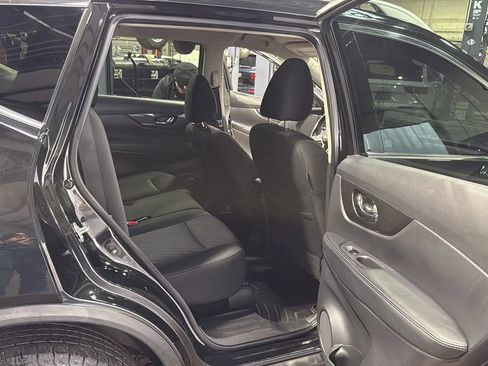 Used 2019 Nissan Rogue SV image 26