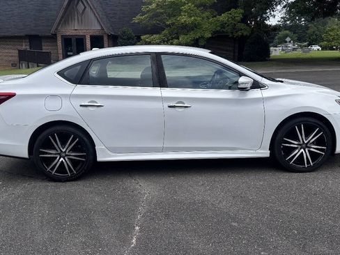 Used 2016 Nissan Sentra SR FWD image 9