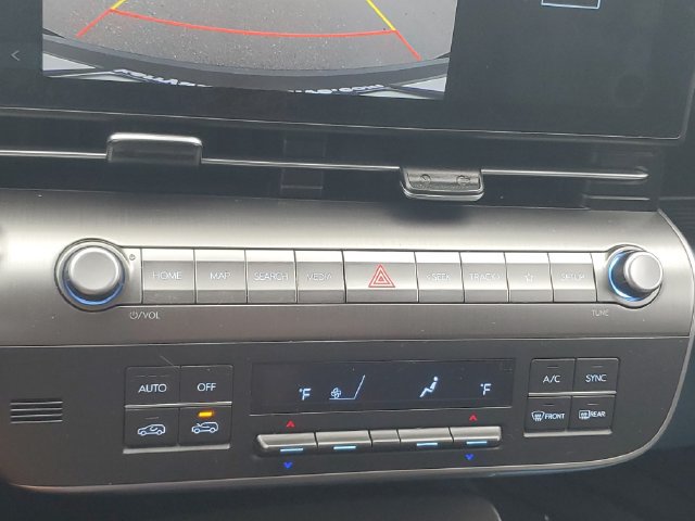 Certified 2025 Hyundai Kona SEL AWD/4WD image 31
