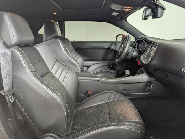 Used 2016 Dodge Challenger SRT Hellcat RWD image 19