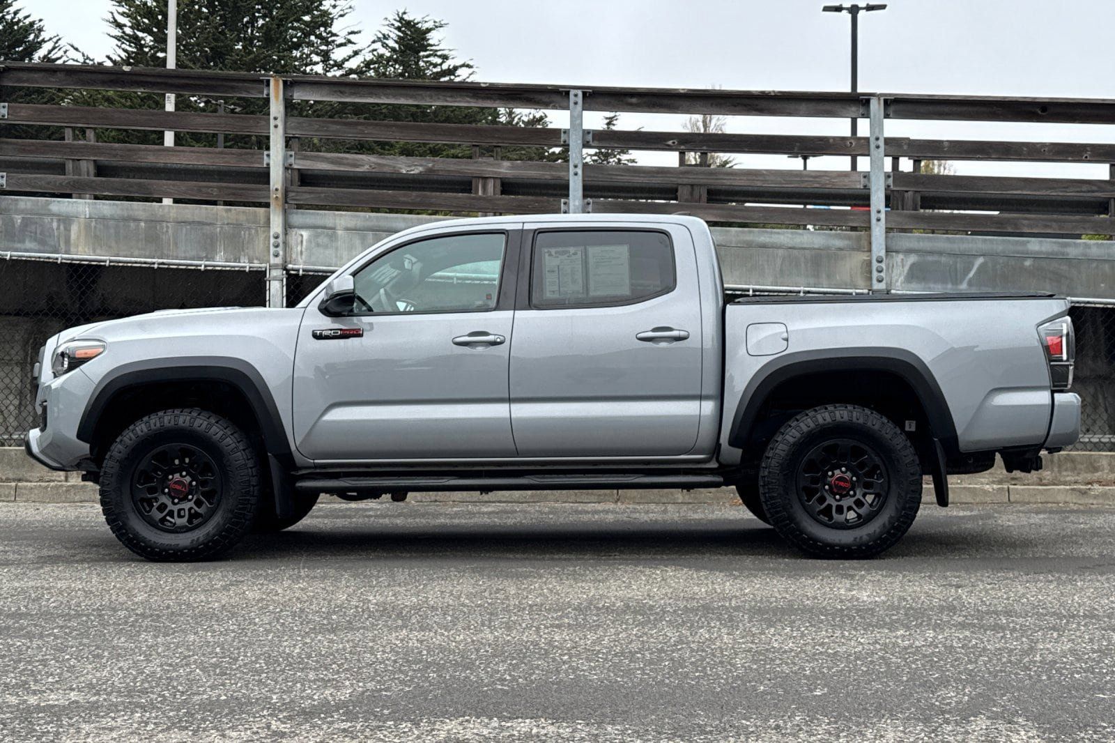 Used 2017 Toyota Tacoma TRD Pro AWD/4WD image 9