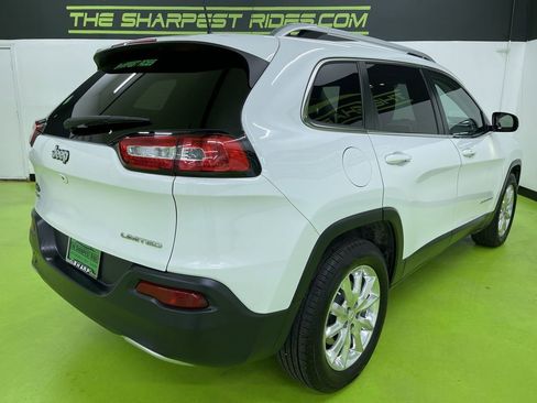 Used 2017 Jeep Cherokee Limited image 10