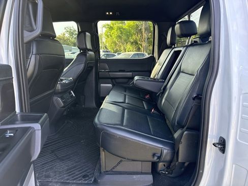 Used 2025 Ford F150 Lariat w/ Equipment Group 501A Mid image 8