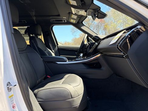 New 2025 Land Rover Range Rover Sport SE AWD/4WD image 15