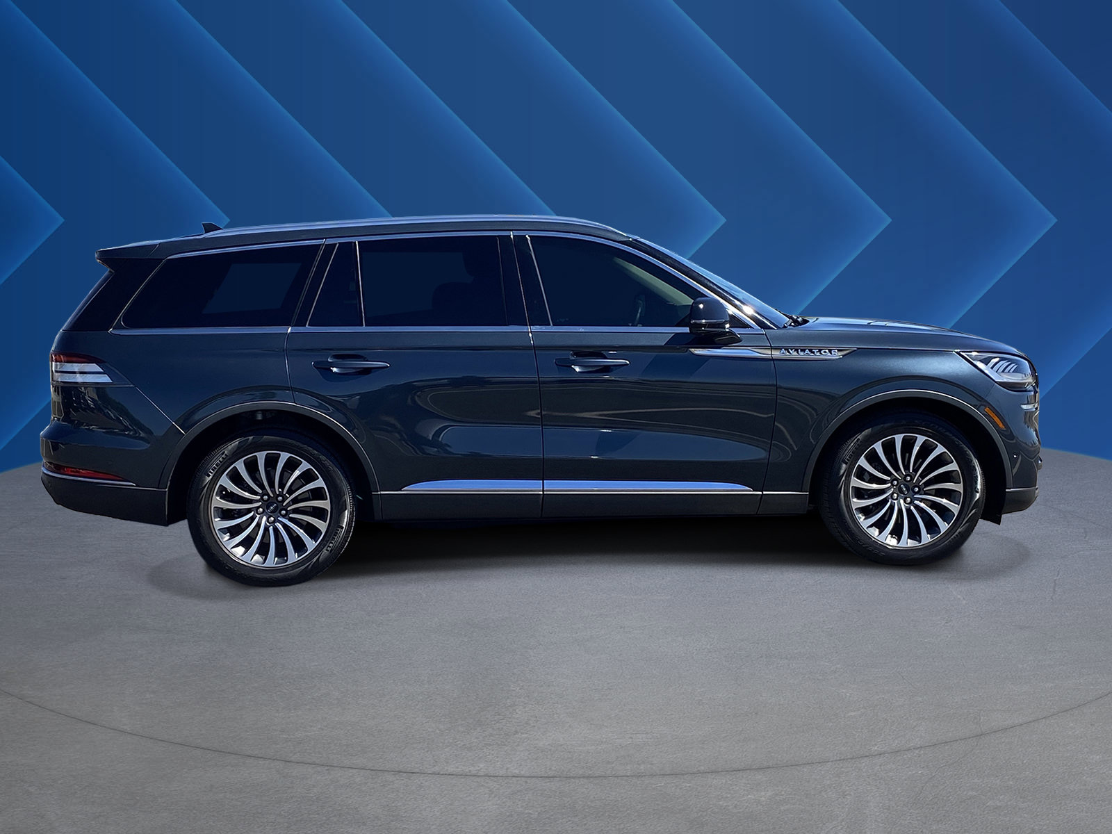 Used 2022 Lincoln Aviator Reserve w/ Equipment Group 201A RWD image 2