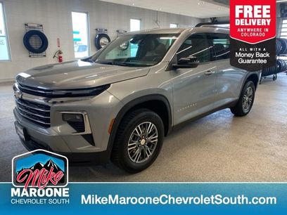 Used 2025 Chevrolet Traverse LT