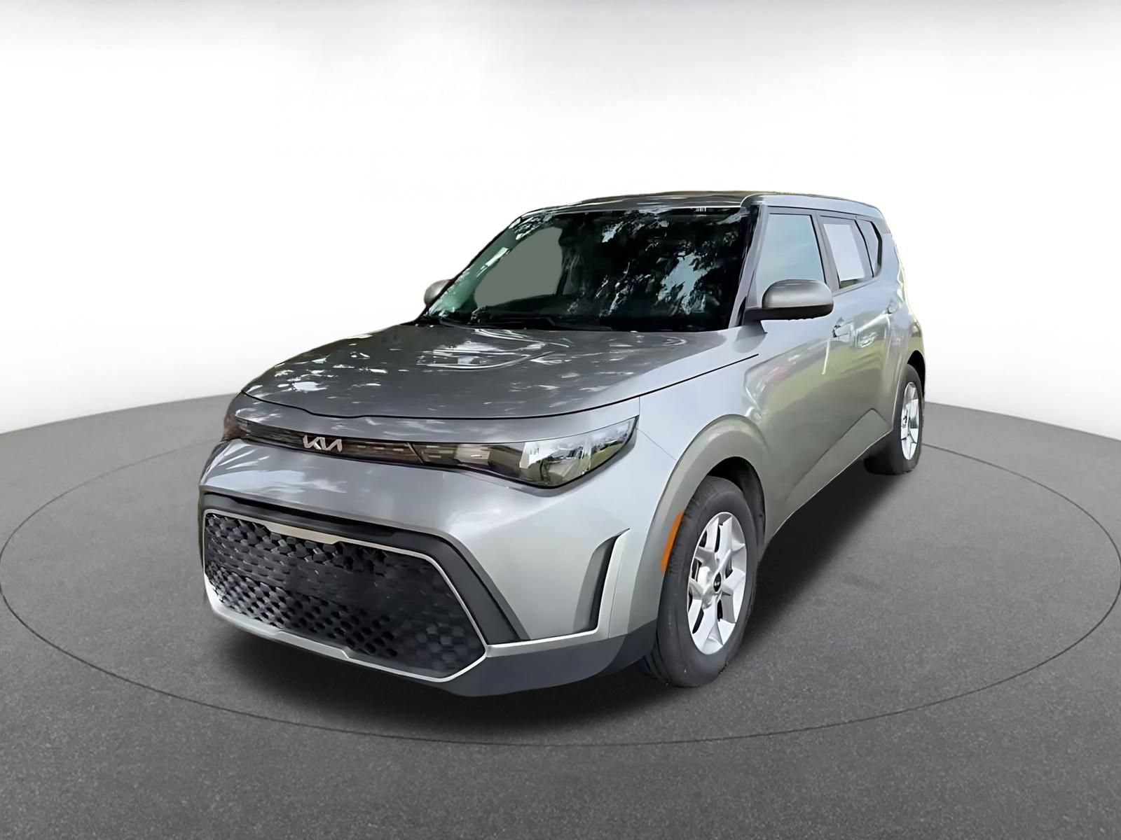 Used 2025 Kia Soul LX w/ LX Technology Package FWD image 6