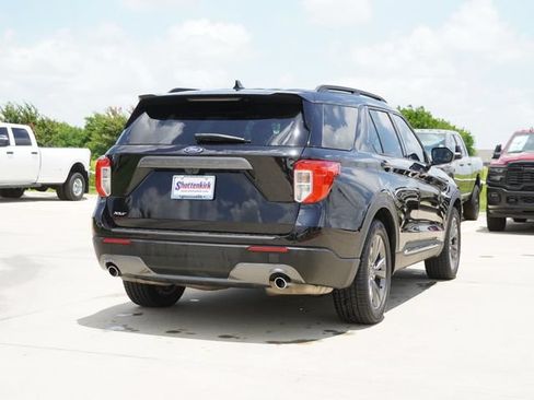 Used 2021 Ford Explorer XLT w/ Equipment Group 202A RWD image 9