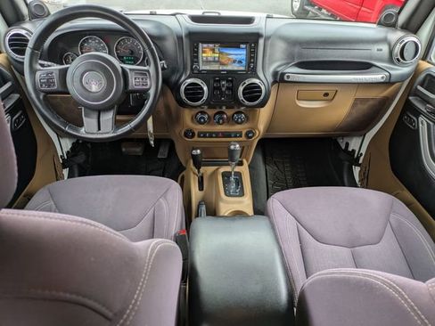 Used 2013 Jeep Wrangler Unlimited Sahara w/ Dual Top Group AWD/4WD image 18