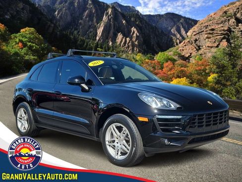 Used 2017 Porsche Macan AWD/4WD image 1