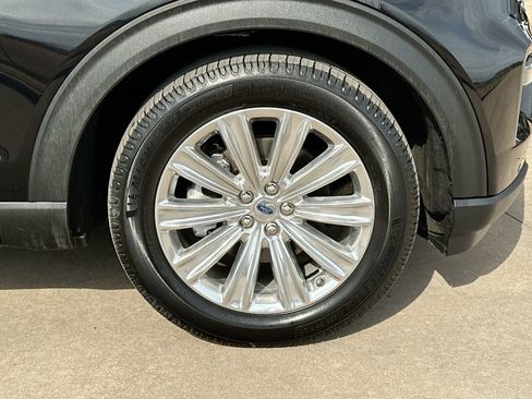 Used 2021 Ford Explorer Limited w/ Equipment Group 301A image 10