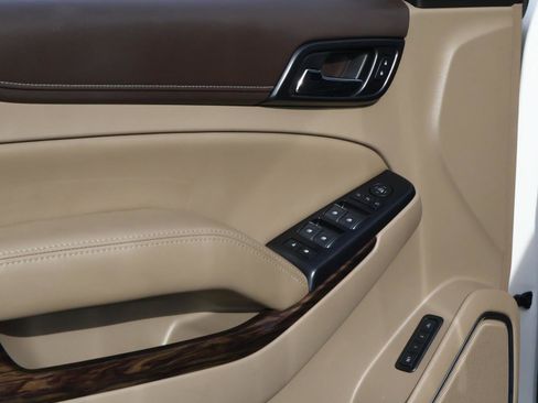 Used 2018 GMC Yukon SLT w/ Premium Edition image 18