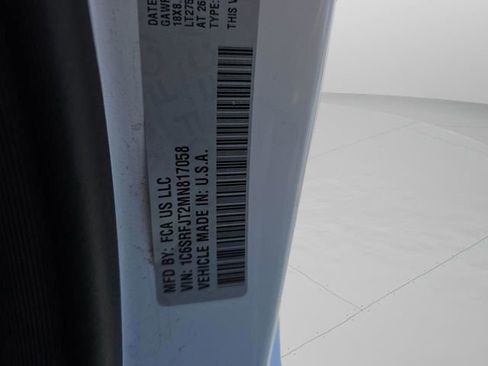 Used 2021 RAM 1500 Laramie w/ Off Road Group AWD/4WD image 32