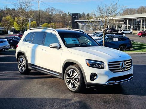 New 2026 Mercedes-Benz GLB 250 4MATIC image 1
