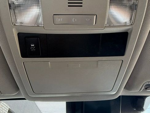 Used 2018 Toyota Tacoma SR5 RWD image 35