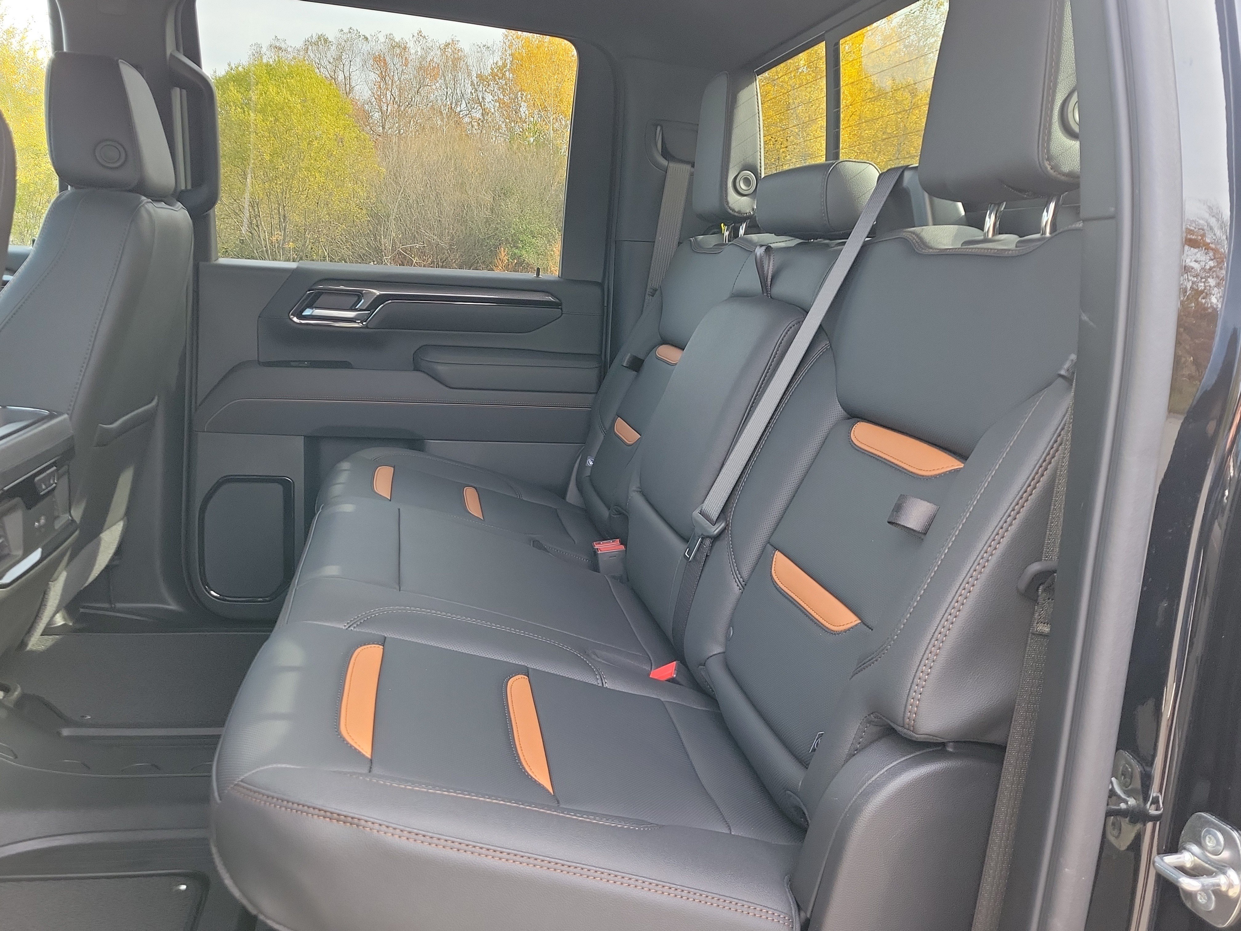 Used 2026 GMC Sierra 2500 AT4 w/ AT4 Premium Plus Package AWD/4WD image 16
