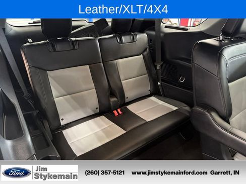 Used 2023 Ford Explorer XLT w/ XLT Sport Appearance Package AWD/4WD image 32