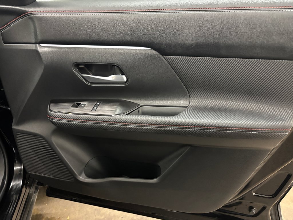 Used 2025 Nissan Kicks SR AWD/4WD image 20