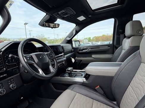 Used 2022 Chevrolet Silverado 1500 ZR2 w/ Technology Package AWD/4WD image 11
