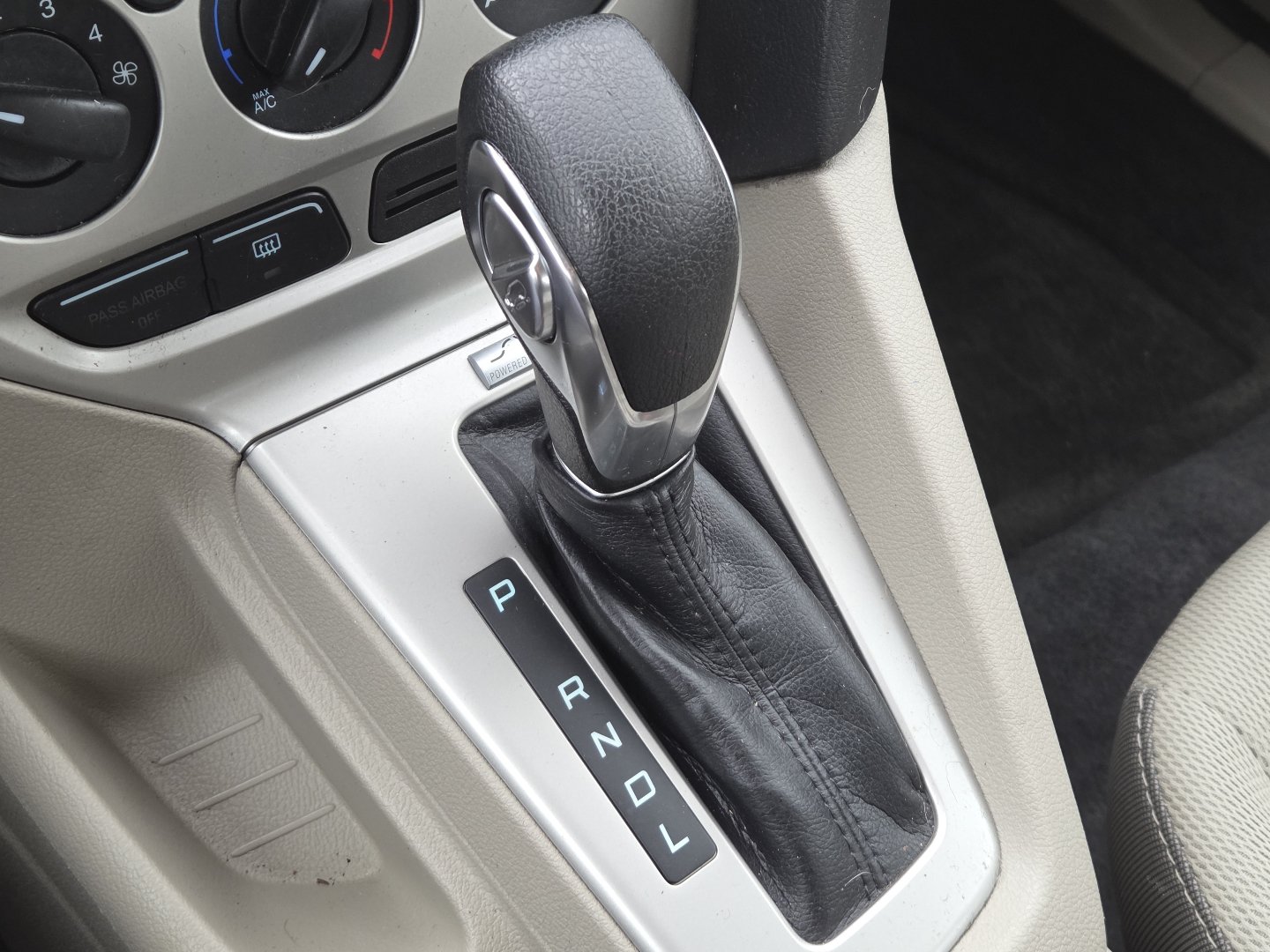 Used 2012 Ford Focus SE FWD image 28