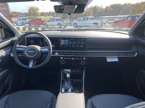 Certified 2025 Hyundai Santa Cruz SEL image 18