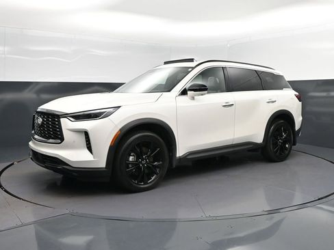 Certified 2025 INFINITI QX60 Luxe w/ Black Edition FWD image 3