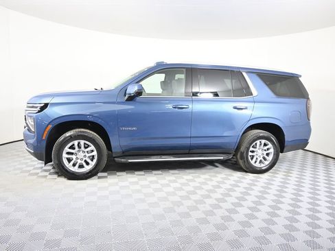 Used 2025 Chevrolet Tahoe LT w/ Comfort Package AWD/4WD image 2