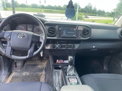 Used 2017 Toyota Tacoma SR w/ Tow Package AWD/4WD image 9