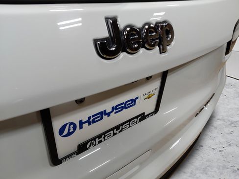 Used 2025 Jeep Compass Limited AWD/4WD image 12
