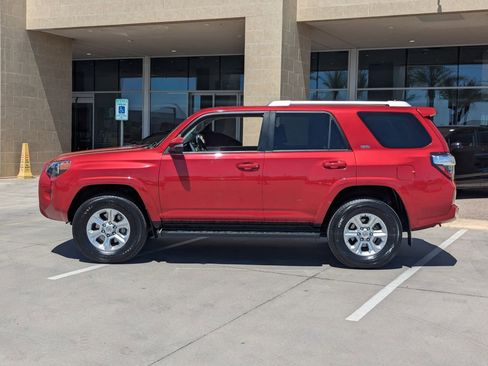 Used 2017 Toyota 4Runner SR5 Premium image 2