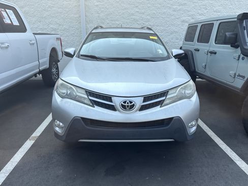 Used 2013 Toyota RAV4 Limited FWD image 2