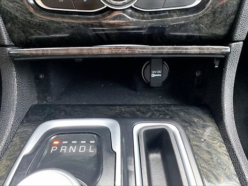 Used 2017 Chrysler 300 C AWD/4WD image 20