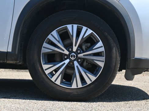 Used 2021 Nissan Rogue SV image 21