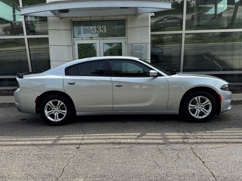 Used 2021 Dodge Charger SXT RWD image 3