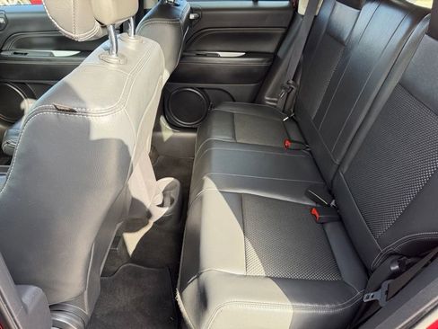 Used 2014 Jeep Compass Latitude w/ Sun/Sound Group image 11