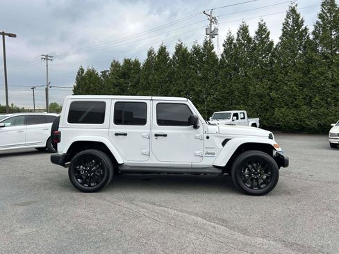 Used 2023 Jeep Wrangler Unlimited Sahara w/ Cold Weather Group AWD/4WD image 2