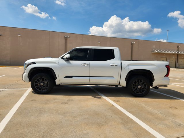 Used 2024 Toyota Tundra Platinum AWD/4WD image 4