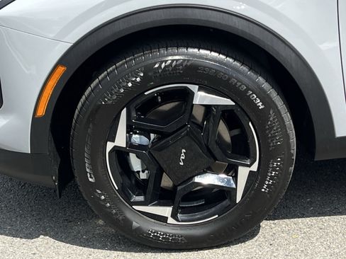 New 2026 Kia Sportage EX AWD/4WD image 16