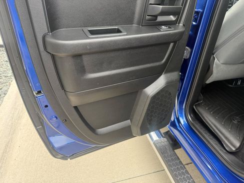 Used 2017 RAM 1500 Express AWD/4WD image 12