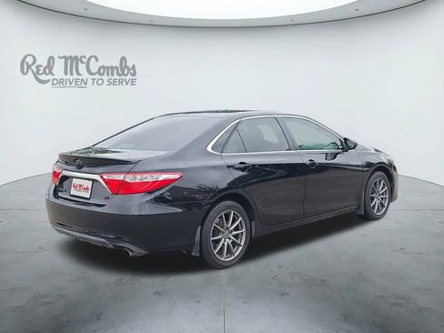 Used 2017 Toyota Camry SE w/ Moonroof Package FWD image 5