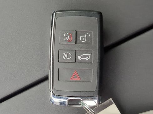 Certified 2025 Land Rover Range Rover Evoque Dynamic SE image 37