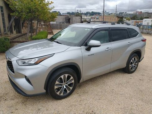 Used 2020 Toyota Highlander XLE image 96