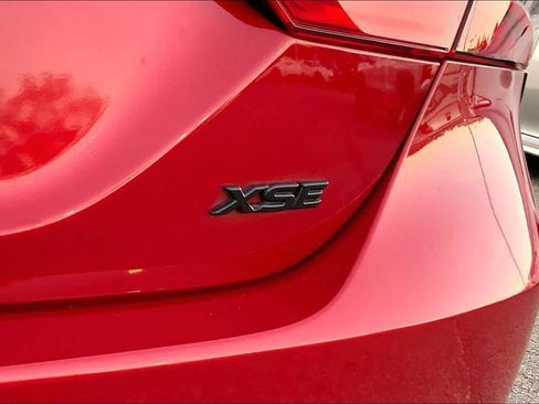 Used 2020 Toyota Camry XSE FWD image 9